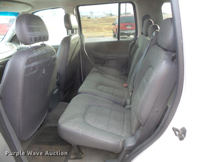 image for item DB8039 2004 Ford Explorer SUV