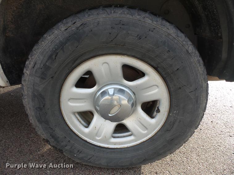 image for item DB8039 2004 Ford Explorer SUV