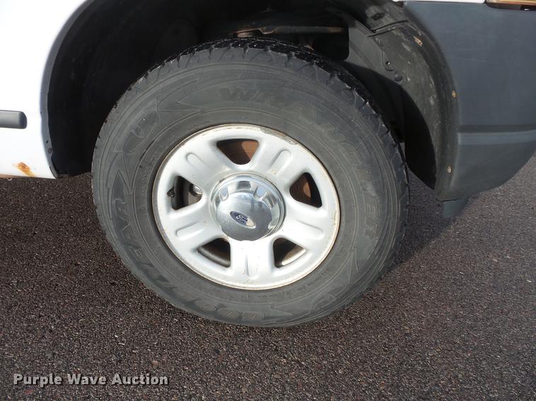 image for item DB8039 2004 Ford Explorer SUV