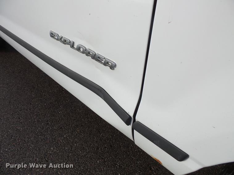 image for item DB8039 2004 Ford Explorer SUV