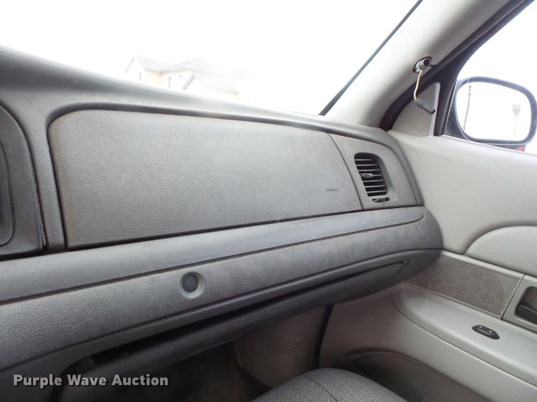 image for item DB8040 2005 Ford Crown Victoria Police Interceptor