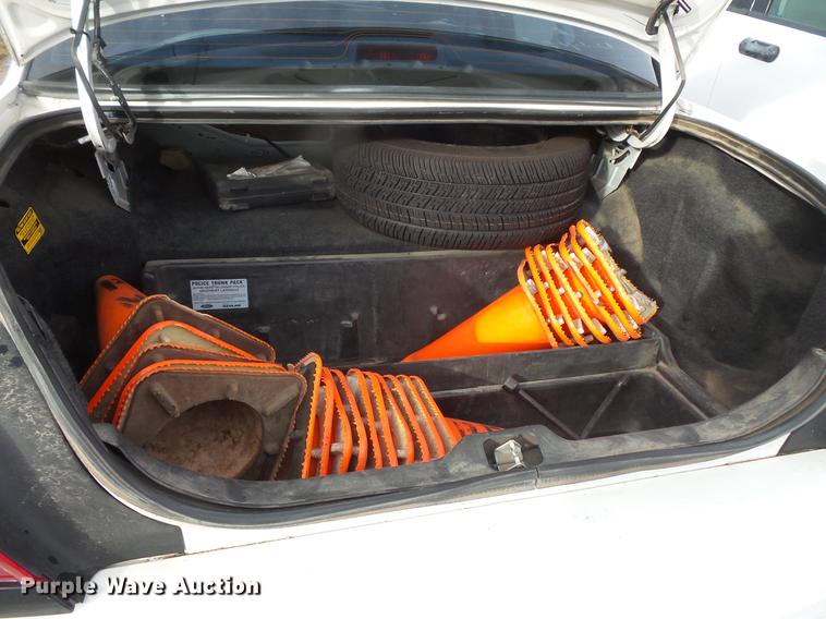 image for item DB8040 2005 Ford Crown Victoria Police Interceptor