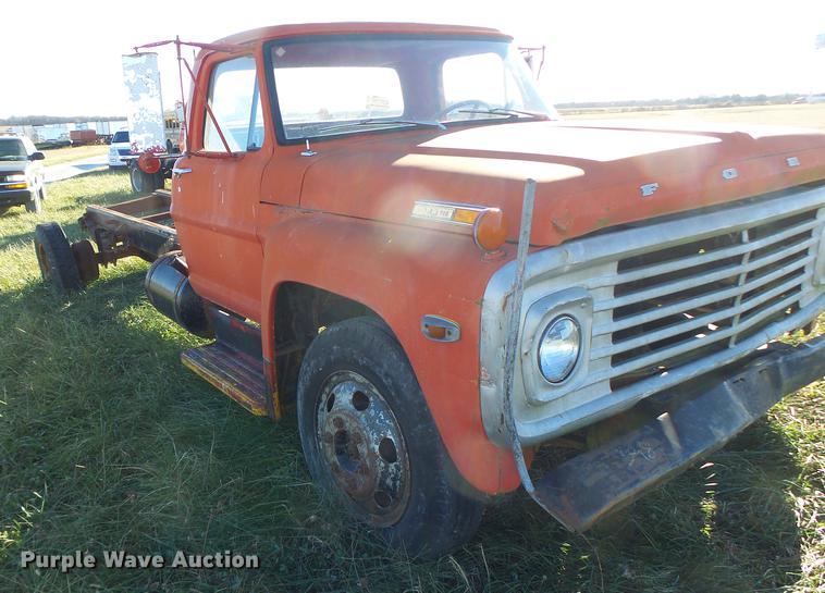 image for item DB9868 1969 Ford 600 truck cab and chassis