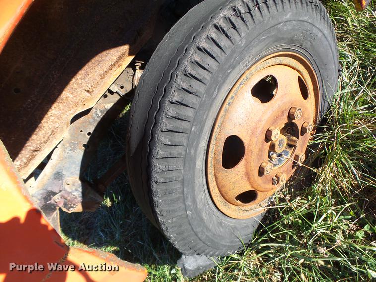 image for item DB9868 1969 Ford 600 truck cab and chassis