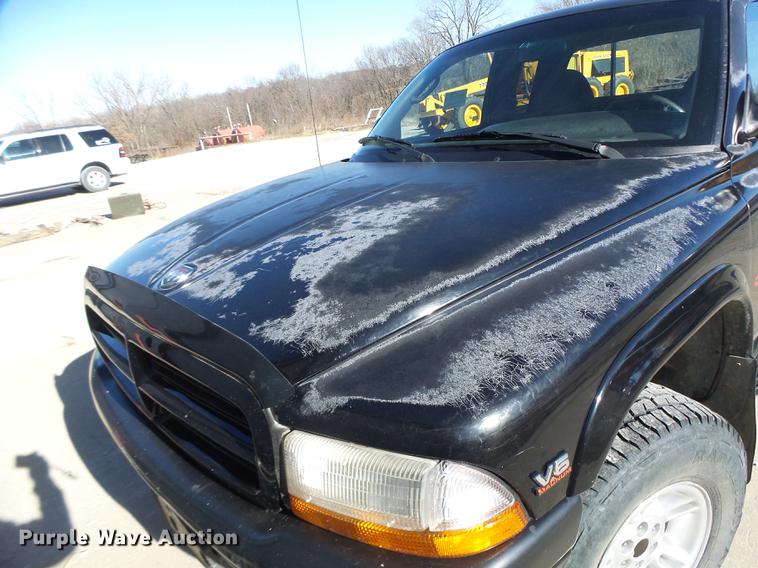 image for item DB9872 1999 Dodge Dakota Club Cab pickup truck