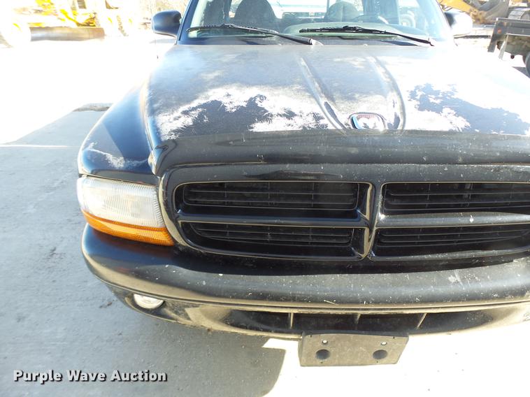 image for item DB9872 1999 Dodge Dakota Club Cab pickup truck