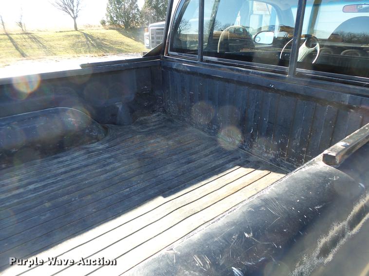 image for item DB9872 1999 Dodge Dakota Club Cab pickup truck