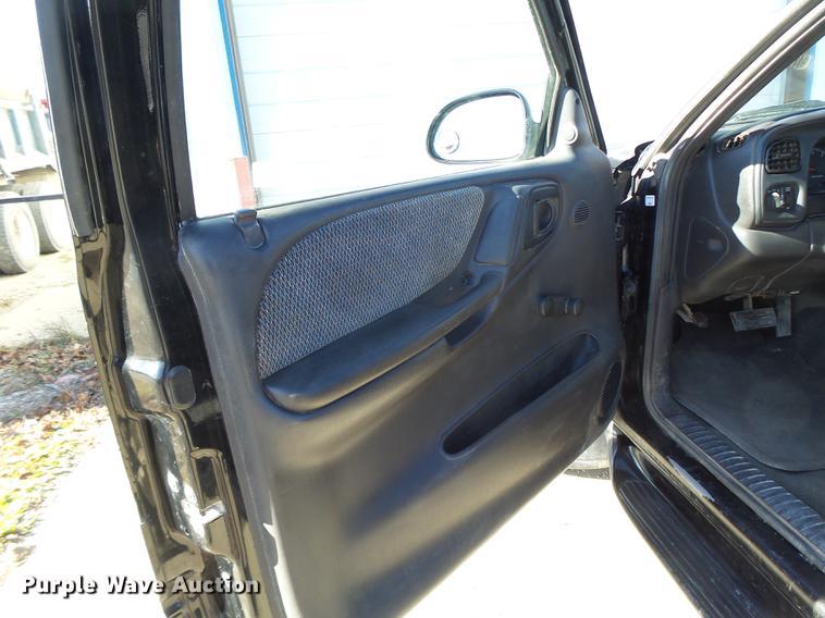 image for item DB9872 1999 Dodge Dakota Club Cab pickup truck