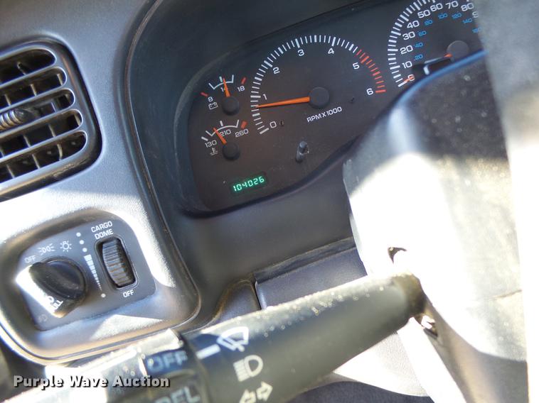 image for item DB9872 1999 Dodge Dakota Club Cab pickup truck