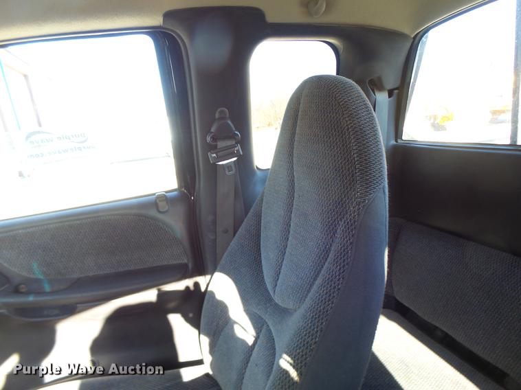 image for item DB9872 1999 Dodge Dakota Club Cab pickup truck