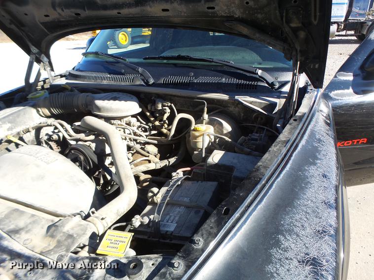 image for item DB9872 1999 Dodge Dakota Club Cab pickup truck