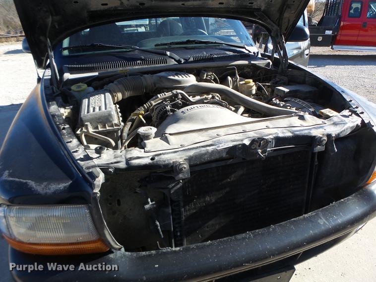 image for item DB9872 1999 Dodge Dakota Club Cab pickup truck