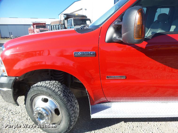 image for item DB9874 2006 Ford F350 Super Duty SuperCab flatbed pickup truck