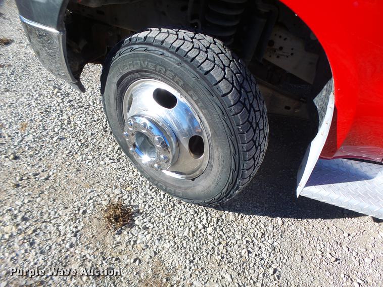 image for item DB9874 2006 Ford F350 Super Duty SuperCab flatbed pickup truck