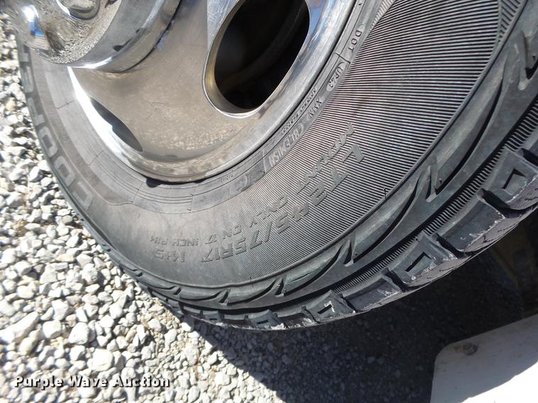 image for item DB9874 2006 Ford F350 Super Duty SuperCab flatbed pickup truck