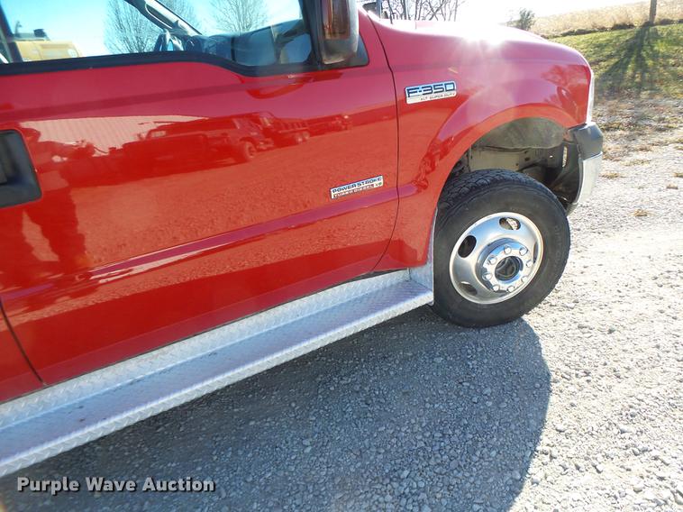 image for item DB9874 2006 Ford F350 Super Duty SuperCab flatbed pickup truck