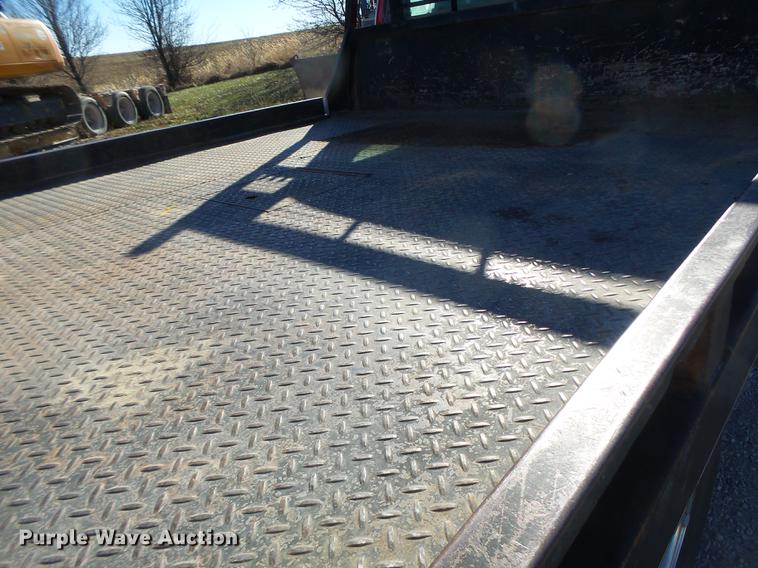 image for item DB9874 2006 Ford F350 Super Duty SuperCab flatbed pickup truck