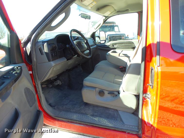 image for item DB9874 2006 Ford F350 Super Duty SuperCab flatbed pickup truck