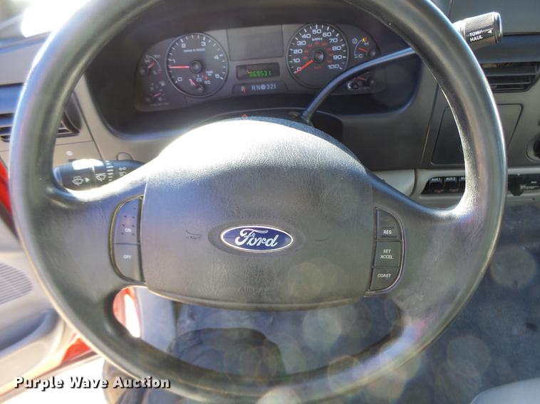 image for item DB9874 2006 Ford F350 Super Duty SuperCab flatbed pickup truck