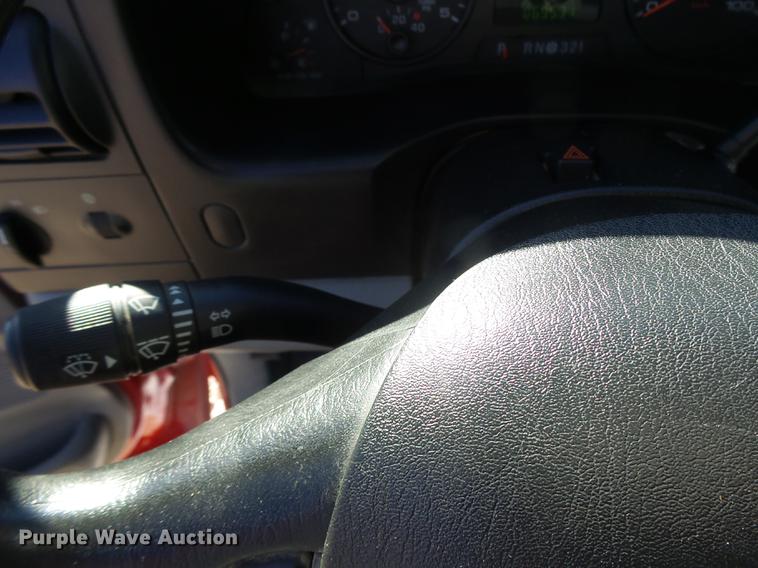 image for item DB9874 2006 Ford F350 Super Duty SuperCab flatbed pickup truck