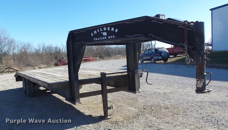 image for item DB9875 2001 Childers flatbed trailer