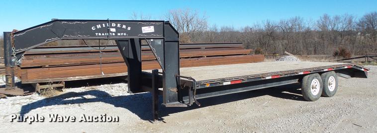image for item DB9875 2001 Childers flatbed trailer