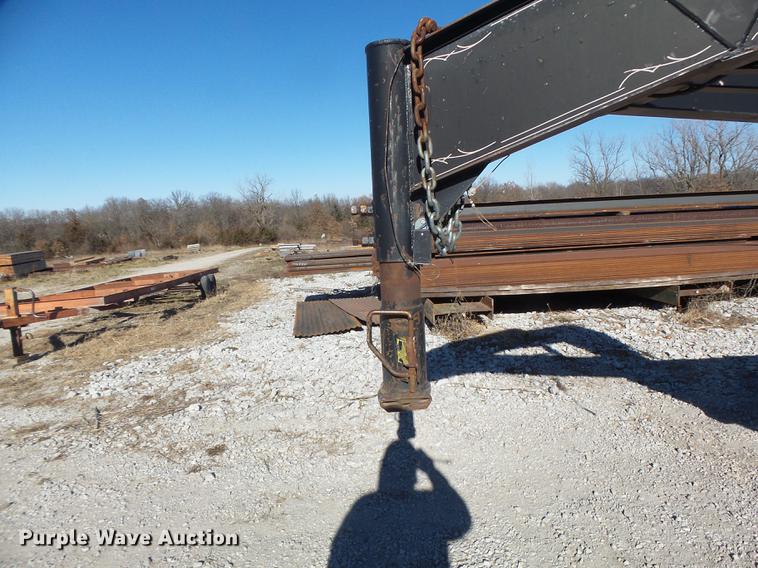 image for item DB9875 2001 Childers flatbed trailer