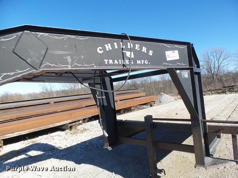 image for item DB9875 2001 Childers flatbed trailer