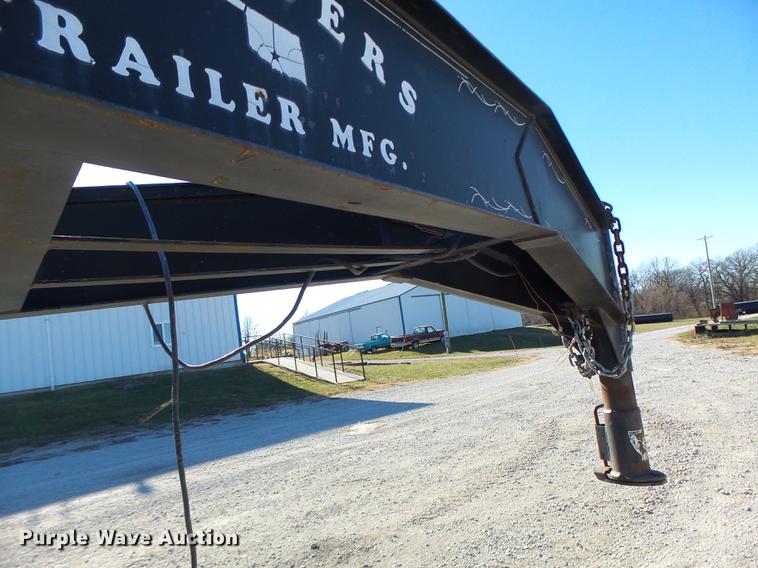 image for item DB9875 2001 Childers flatbed trailer