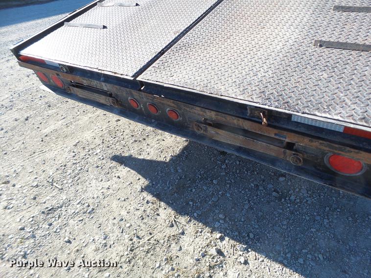 image for item DB9875 2001 Childers flatbed trailer