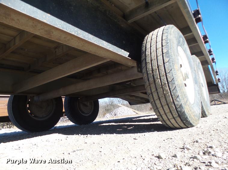 image for item DB9875 2001 Childers flatbed trailer
