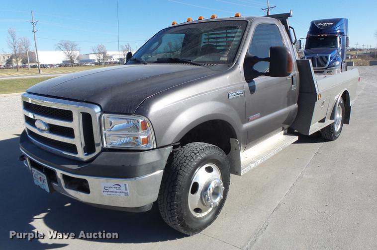 image for item DB9888 2006 Ford F350 Super Duty flatbed pickup truck
