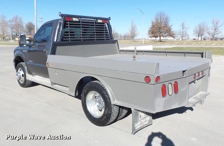 image for item DB9888 2006 Ford F350 Super Duty flatbed pickup truck