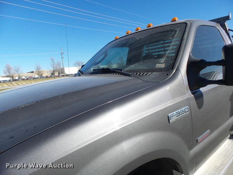 image for item DB9888 2006 Ford F350 Super Duty flatbed pickup truck