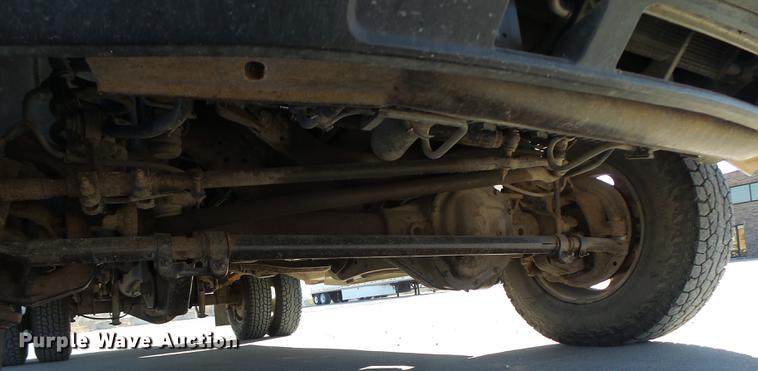 image for item DB9888 2006 Ford F350 Super Duty flatbed pickup truck