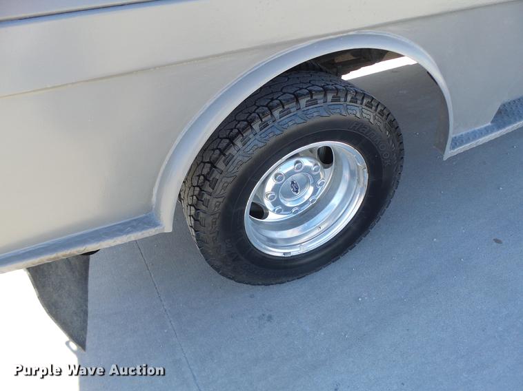 image for item DB9888 2006 Ford F350 Super Duty flatbed pickup truck