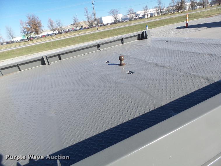 image for item DB9888 2006 Ford F350 Super Duty flatbed pickup truck