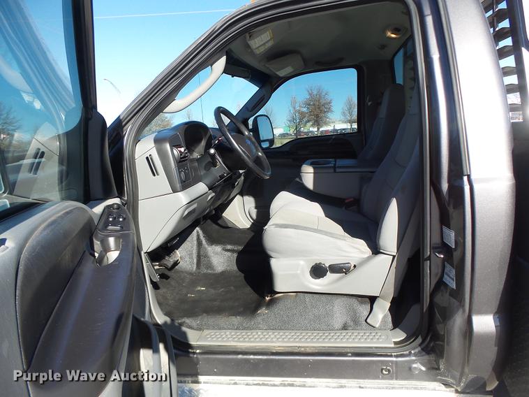 image for item DB9888 2006 Ford F350 Super Duty flatbed pickup truck