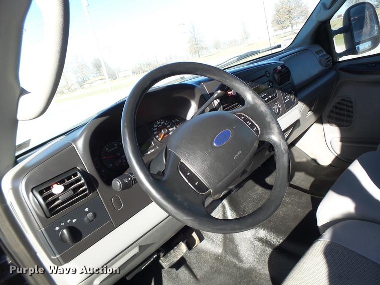 image for item DB9888 2006 Ford F350 Super Duty flatbed pickup truck