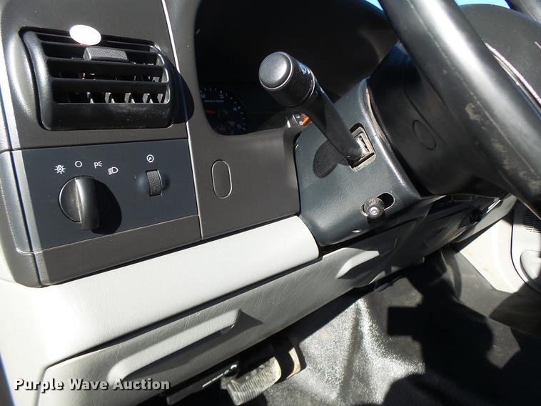 image for item DB9888 2006 Ford F350 Super Duty flatbed pickup truck