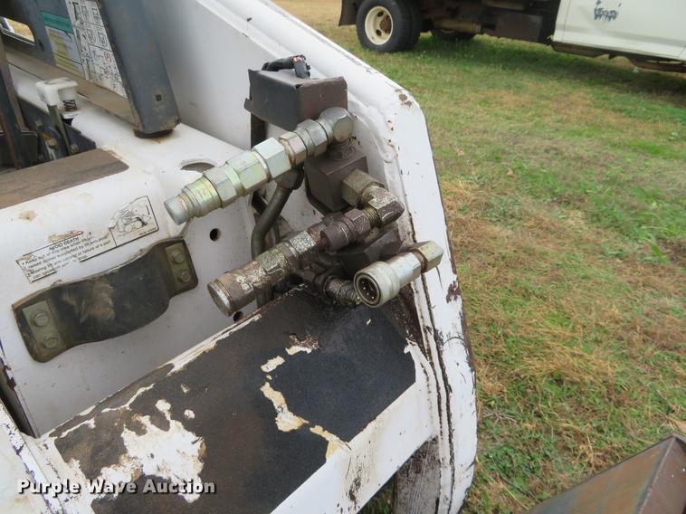 image for item DC0773 1995 Bobcat 853 skid steer