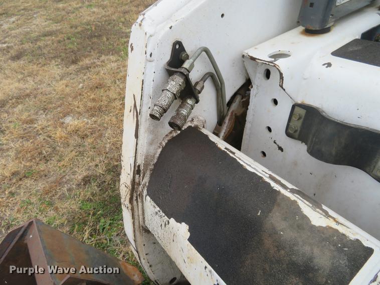 image for item DC0773 1995 Bobcat 853 skid steer