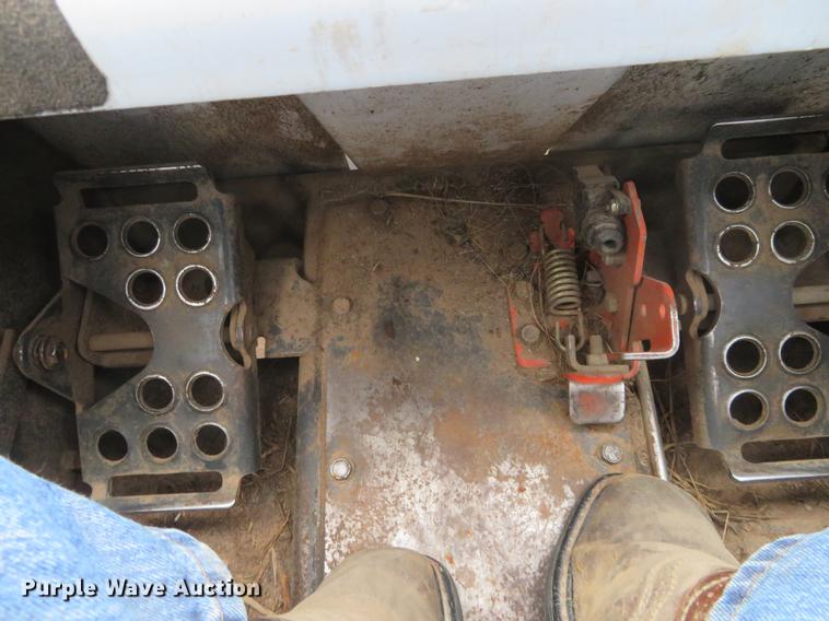 image for item DC0773 1995 Bobcat 853 skid steer