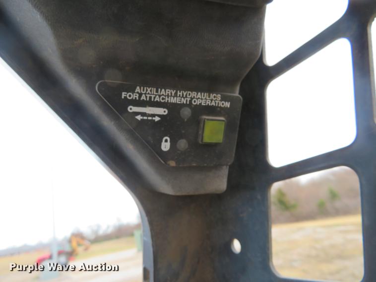 image for item DC0773 1995 Bobcat 853 skid steer