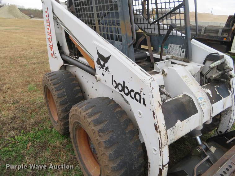 image for item DC0773 1995 Bobcat 853 skid steer