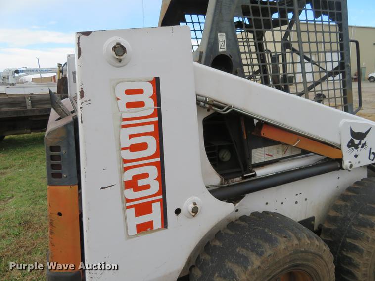 image for item DC0773 1995 Bobcat 853 skid steer