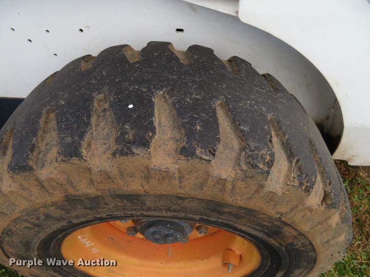 image for item DC0773 1995 Bobcat 853 skid steer