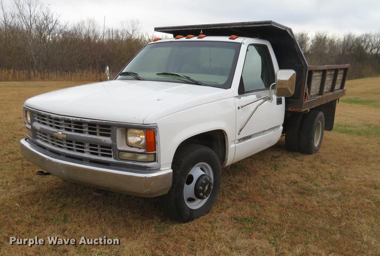 image for item DC0774 1997 Chevrolet 3500 flatbed pickup truck