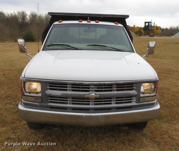 image for item DC0774 1997 Chevrolet 3500 flatbed pickup truck