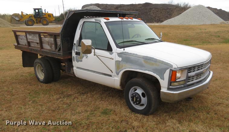 image for item DC0774 1997 Chevrolet 3500 flatbed pickup truck
